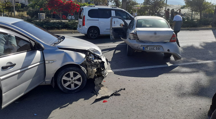 Gazipaşa'da zincirleme trafik kazası