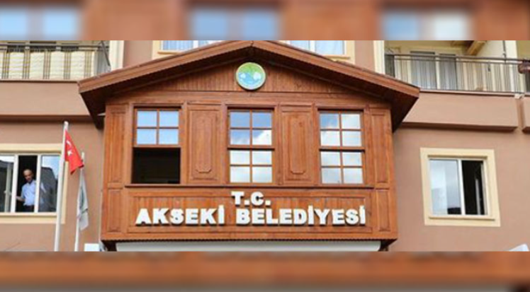 Akseki’de 2 belediye meclis üyesi istifa etti