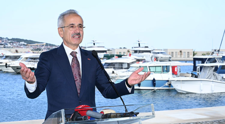 Bakan Uraloğlu, nisan ayı denizcilik istatistiklerini açıkladı