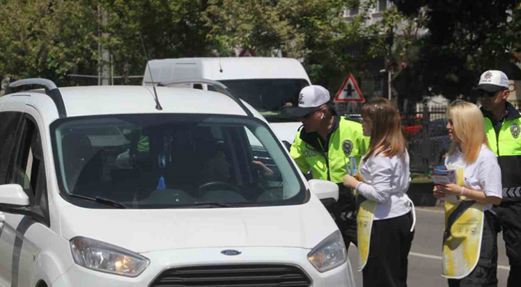 Kumluca'da sürücüler bilgilendirildi
