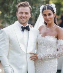 Oyuncu Tolga Sarıtaş evlendi