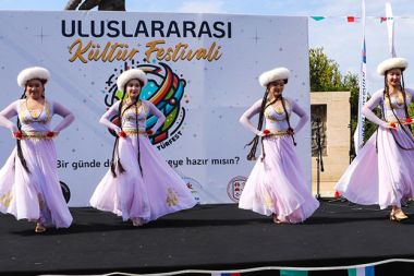 35 ülkenin kültürü Akdeniz Üniversitesinde buluştu