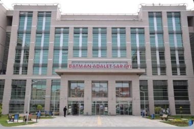 Bir öğretmen istismar iddiasıyla tutuklandı