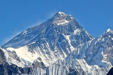 Everest yine can aldı: Hint dağcı dönemedi