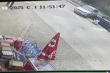 Kazada aracın altında kalmaktan son anda kurtuldu