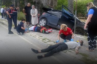 Kontrolden çıkan otomobil palmiyeye çarptı: 2 yaralı