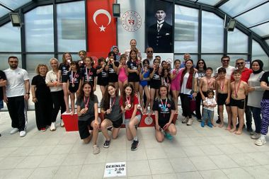 Kumluca’da yüzme şenliği etkinliği gerçekleştirildi