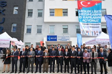 Lise öğrencileri iş verenlerle buluştu