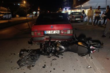 Motosikletli gençler ölümden döndü