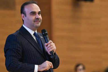 Bakan Kacır'dan olimpiyatlarda madalya kazanan öğrencilere tebrik