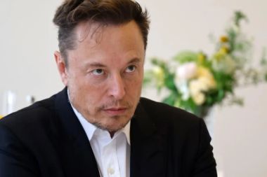 Musk'ın telefonlara uydudan internet sağlayan projesi son aşamaya geldi