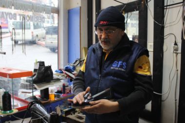Küçük dükkanlardaki son çekiç sesleri