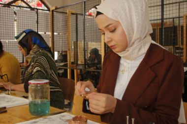 Unutulmaya yüz tutmuş bakır işlemeciliği sanata dönüşüyor