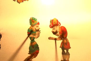 Karagöz ve Hacivat'a ömrünü adadı, gelecek nesillere aktarıyor