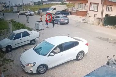 Otomobilin çarptığı 7 yaşındaki çocuk ağır yaralandı