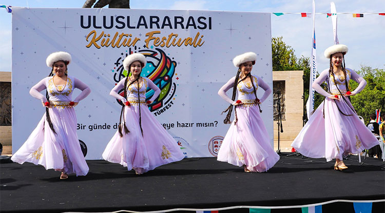 35 ülkenin kültürü Akdeniz Üniversitesinde buluştu