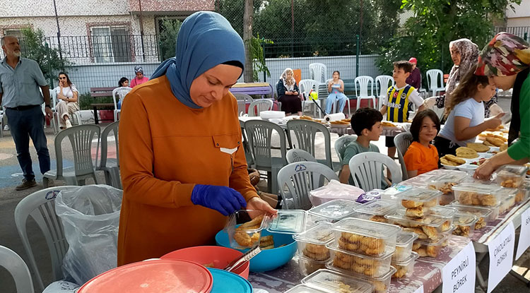 Ahmet Yesevi İlköğretim Okulu'nda kermes düzenlendi