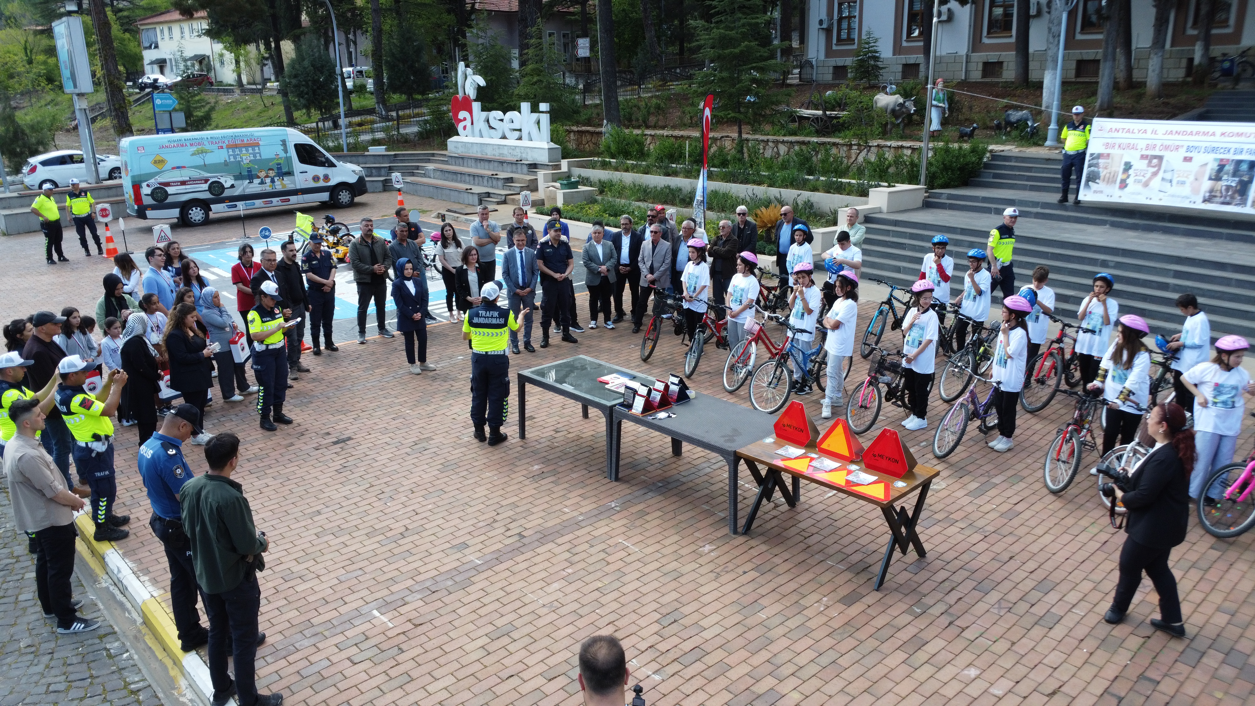 Akseki'de trafik haftası etkinliği