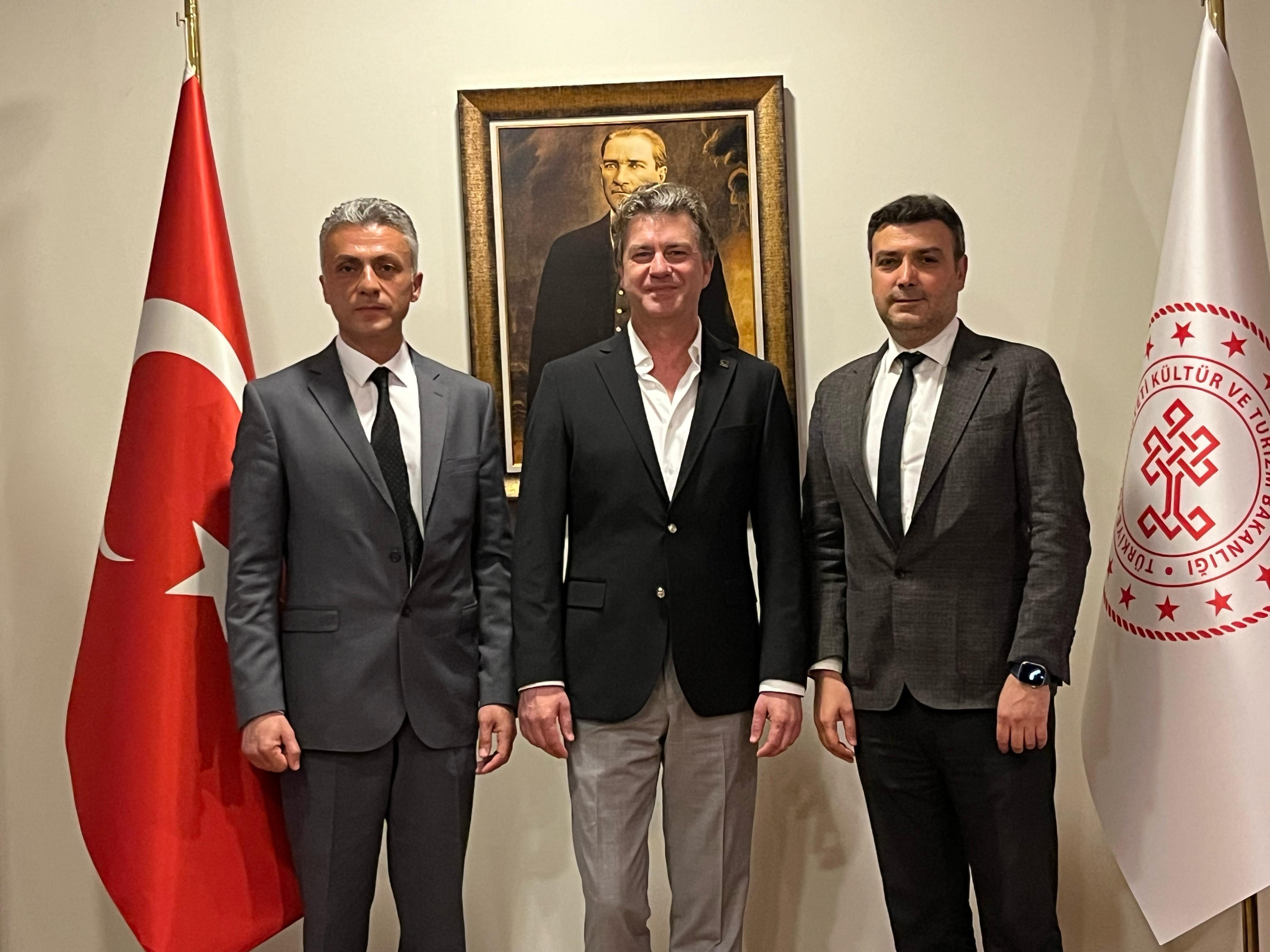 Antalya Devlet Opera ve Balesi'nde görev değişikliği