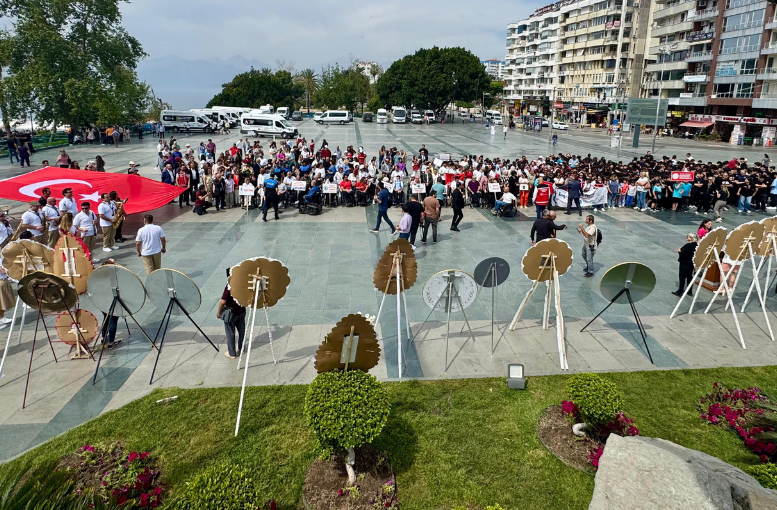 Antalya'da Engelliler Haftası etkinlikleri kortejle başladı