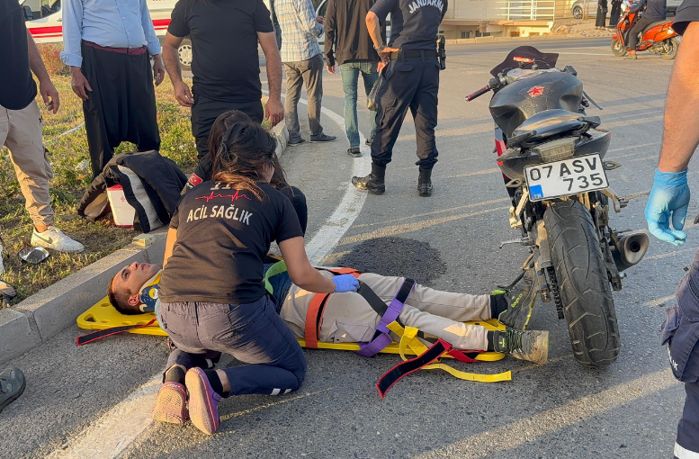 Gazipaşa’da kamyonetin çarpıp kaçtığı motosikletli yaralandı