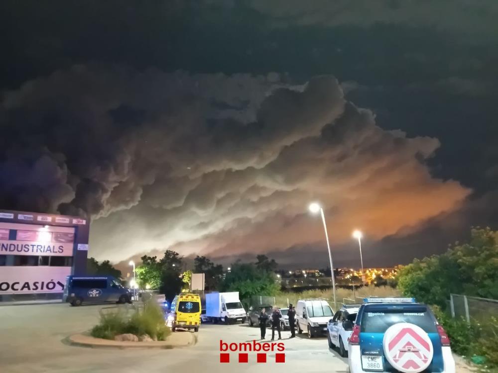 İspanya'da yangın sırasında zehirli klor yayıldı