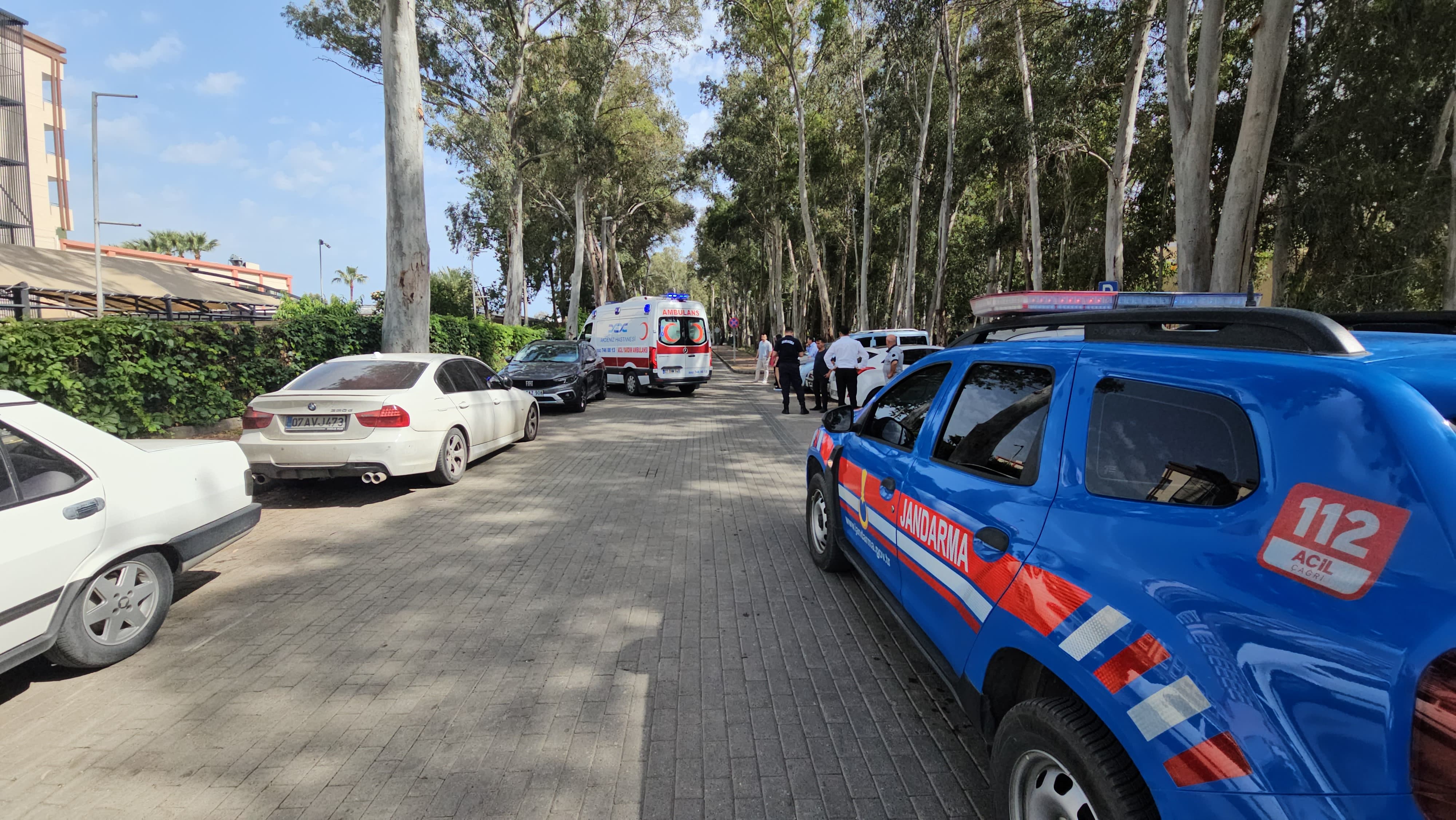 Kamyonet kasasından düşen kişi yaralandı