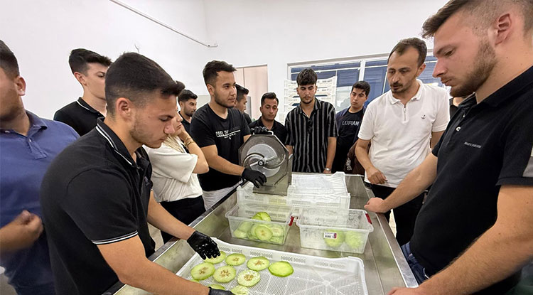 Kumluca MYO öğrencileri inceleme gezisinde bulundu