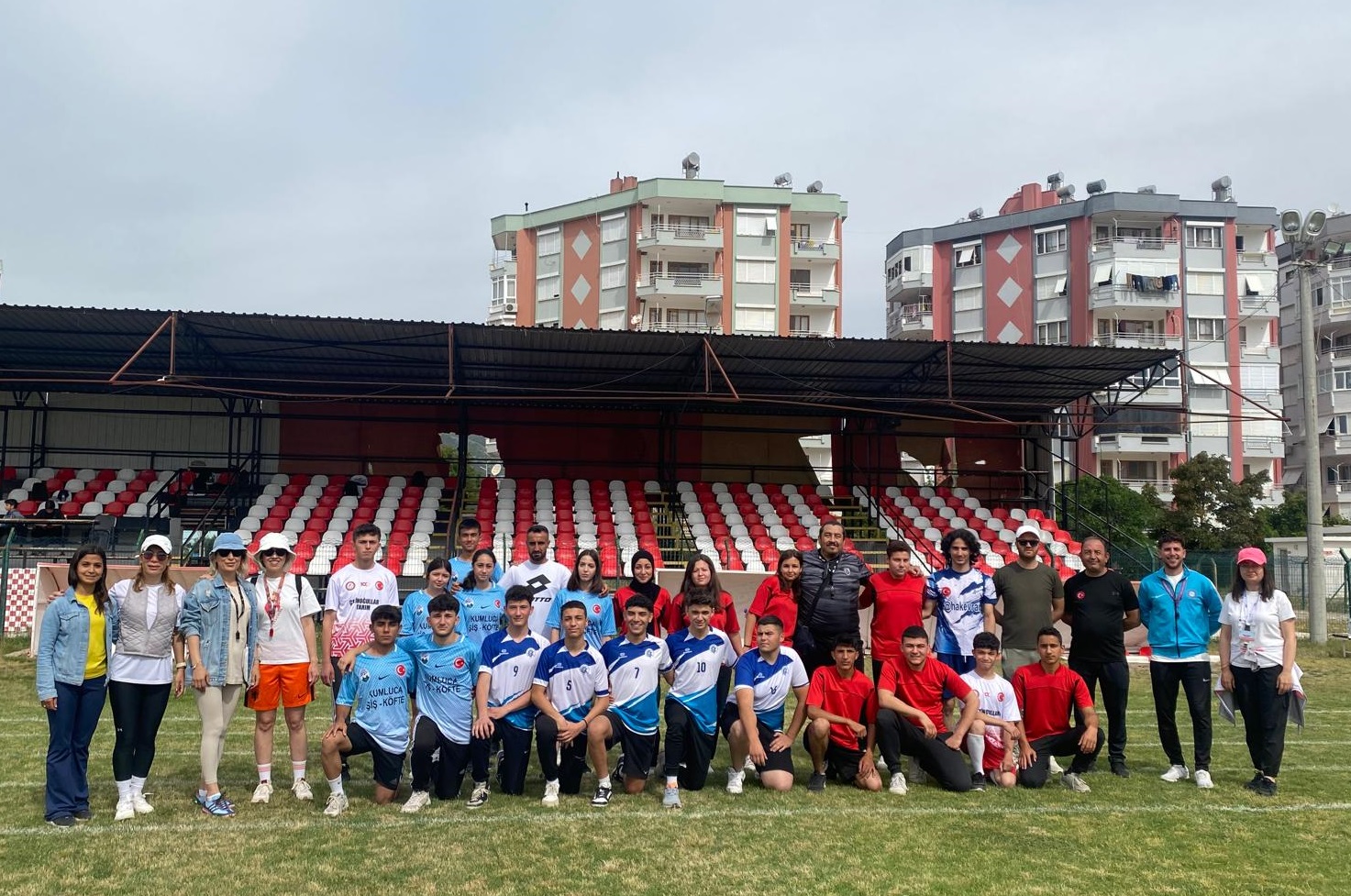 Kumluca'da Gençlik Haftası atletizm şenliği sona erdi