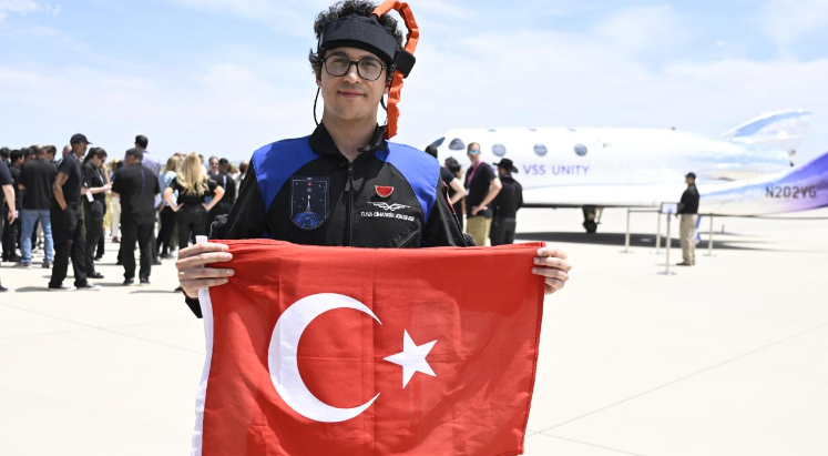 Türkiye'nin ikinci astronotu Atasever yurda döndü