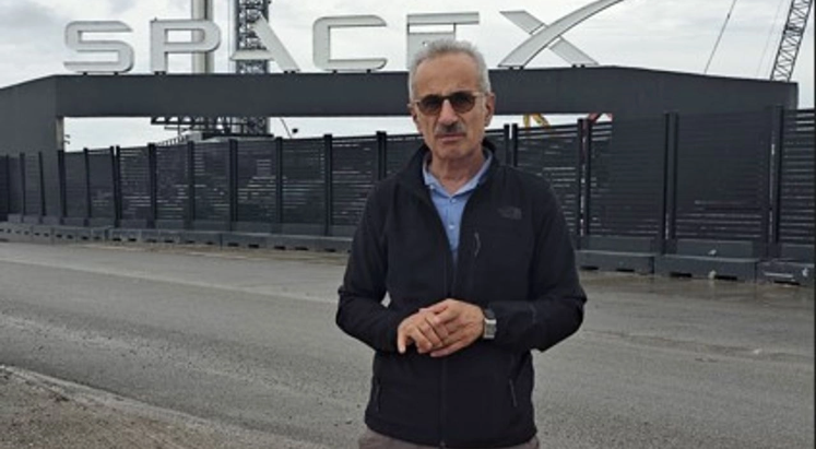 Uraloğlu’dan SpaceX'in üretim ve fırlatma tesisine ziyaret