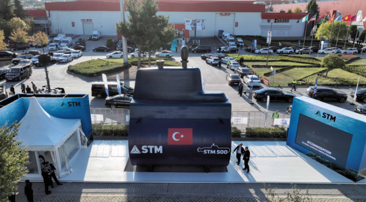 Milli denizaltı STM500'ün mukavim teknesi SAHA EXPO'da sergileniyor