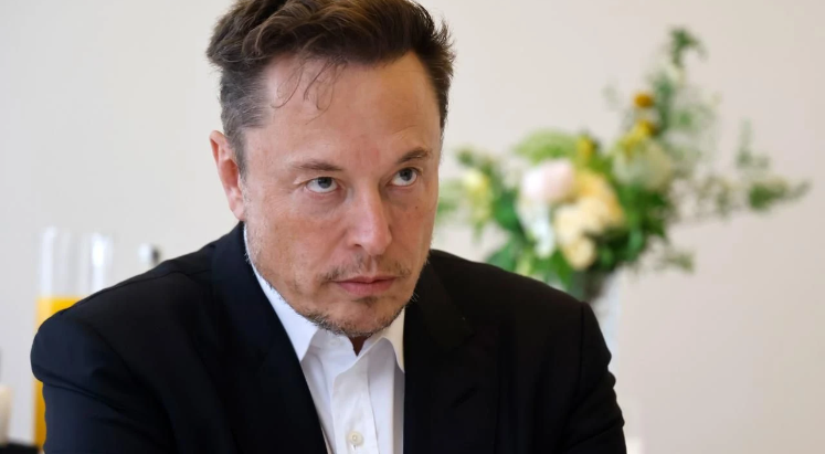 Musk'ın telefonlara uydudan internet sağlayan projesi son aşamaya geldi