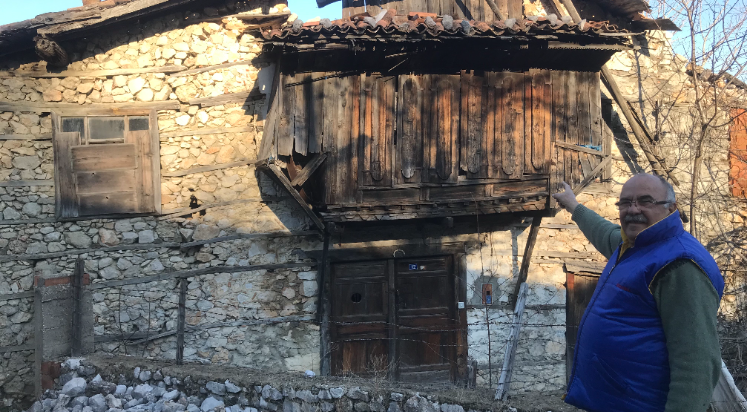 Düğmeli evler, restorasyon ve miras çatışmalarından kayboluyor