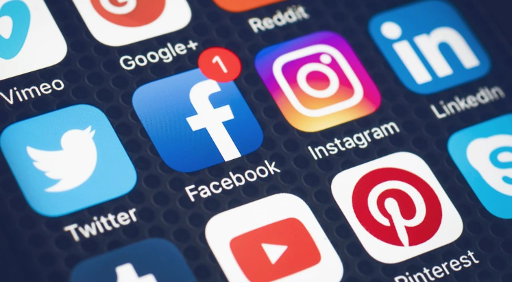 Facebook ve Instagram, çocukların ve gençlerin güvenliğine odaklandı