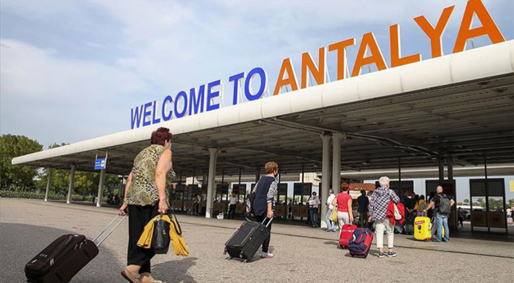 Antalya Havalimanı’nda ocak ayında 996.402 yolcuya hizmet verildi