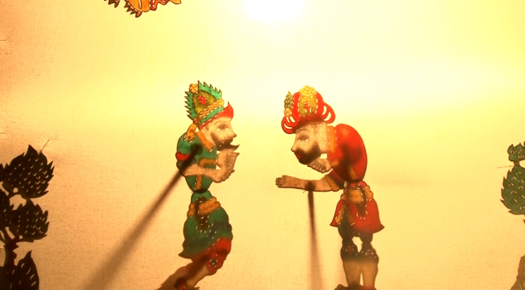 Karagöz ve Hacivat'a ömrünü adadı, gelecek nesillere aktarıyor