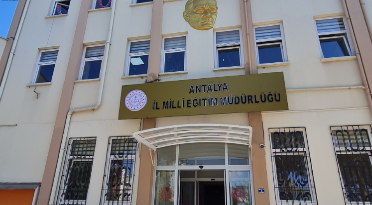 Eğitim camiasını yasa boğan ölüm