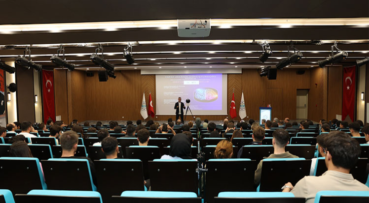 ALKÜ’de uzman isimlerin katılımıyla birçok konferans yapıldı