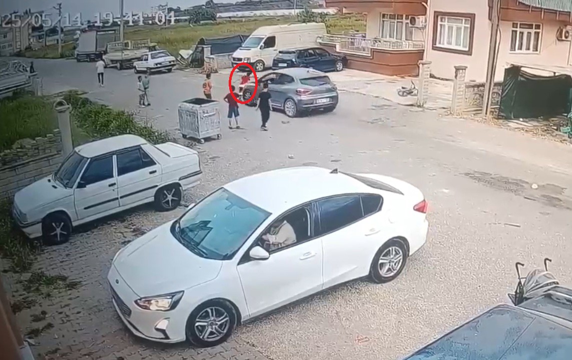 Otomobilin çarptığı 7 yaşındaki çocuk ağır yaralandı