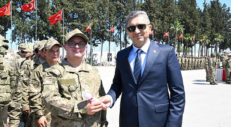 Vali Şahin, 52 özel bireyin coşkusuna ortak oldu